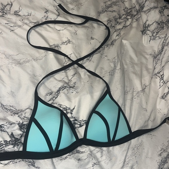 Small Blue Swimsuit Top Push Up - Picture 2 of 3